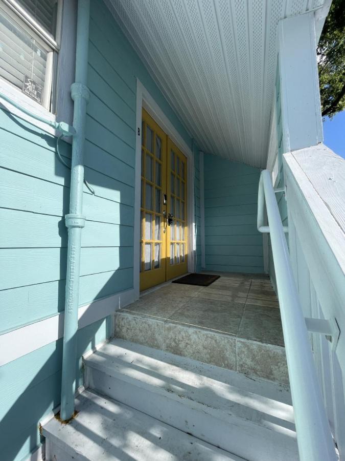 The Blue Wave Suite Unit B St. Petersburg Exterior photo